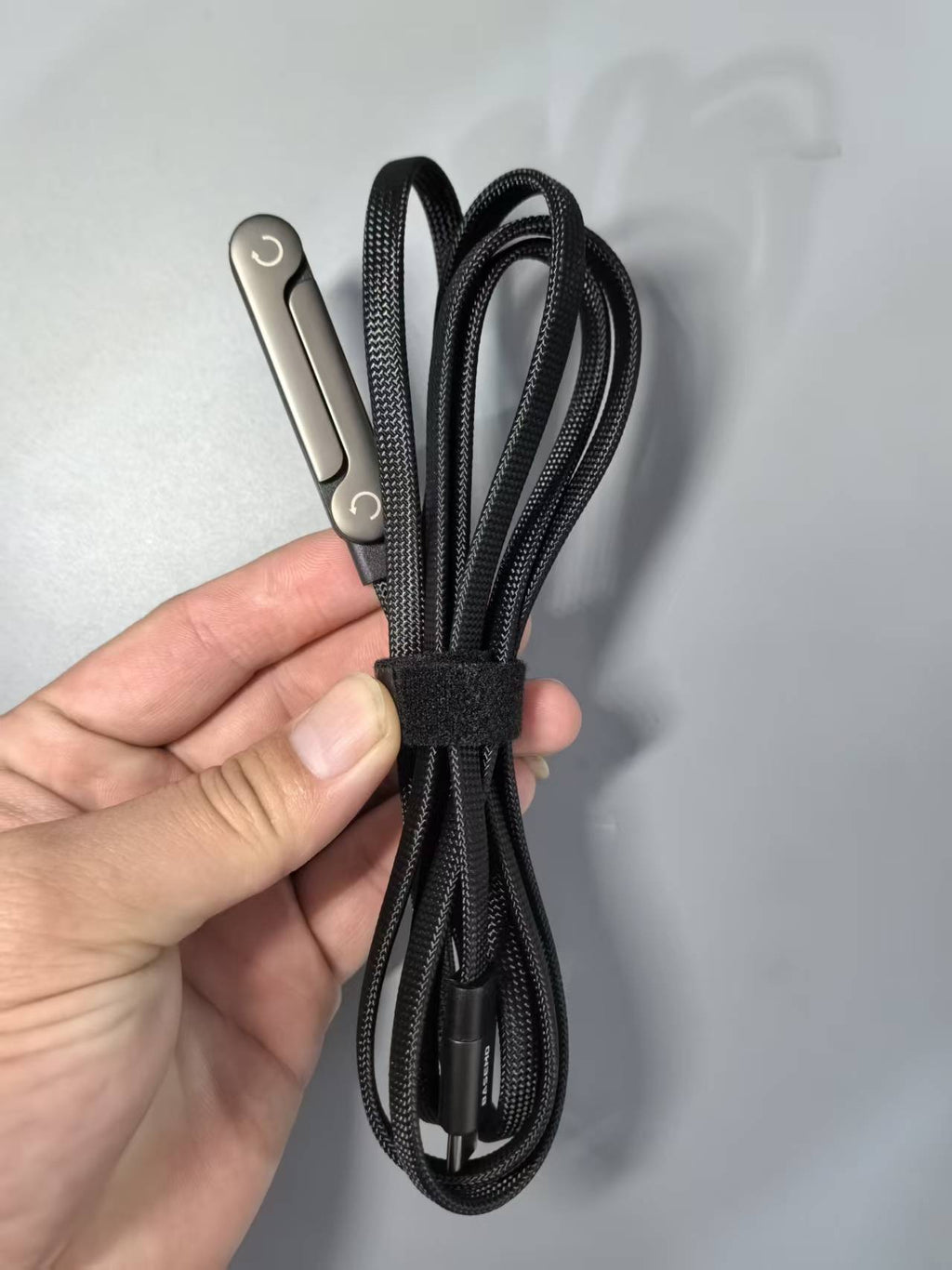 Cable USB-C avec support téléphone